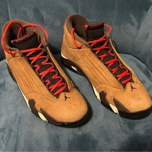 Jordan Men's Tan and Red Sneakers